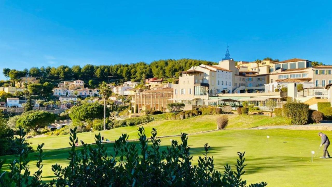 Superbe Villa-Domaine Avec Golf Piscine Et Tennis Saint-Cyr-sur-Mer Bagian luar foto